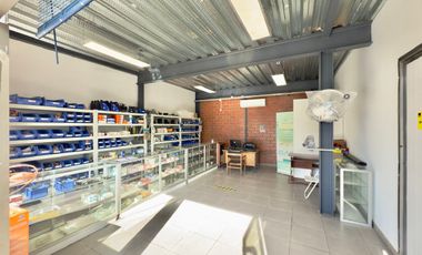Se arrienda local comercial de 66m2 en caletera, Curicó