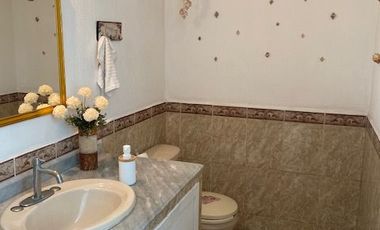 CASA EN VENTA EN JARDINES DE ZAVALETA, 4 RECÁMARAS, JARDÍN AMPLIO, GARAJE 4 AUTOS, PUEBLA