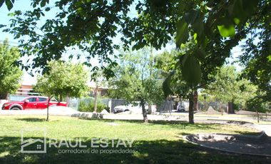 VENDEMOS Casa en muy buena Villa frente a plaza