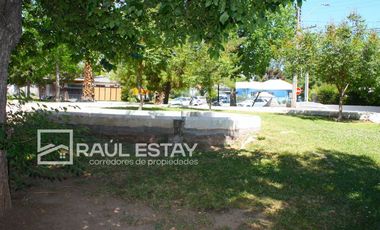 VENDEMOS Casa en muy buena Villa frente a plaza