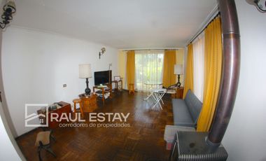 VENDEMOS Casa en muy buena Villa frente a plaza