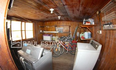 VENDEMOS Casa en muy buena Villa frente a plaza