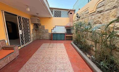 Vendo una Casa en la Urb. Álamos en Conjunto Santa FE