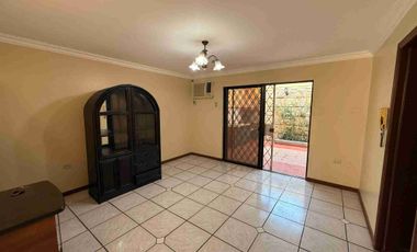 Vendo una Casa en la Urb. Álamos en Conjunto Santa FE