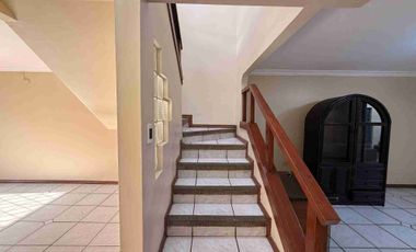 Vendo una Casa en la Urb. Álamos en Conjunto Santa FE