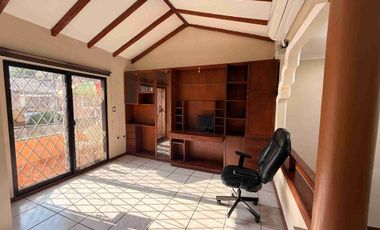 Vendo una Casa en la Urb. Álamos en Conjunto Santa FE