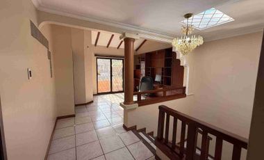 Vendo una Casa en la Urb. Álamos en Conjunto Santa FE