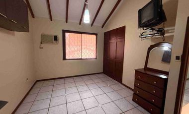 Vendo una Casa en la Urb. Álamos en Conjunto Santa FE