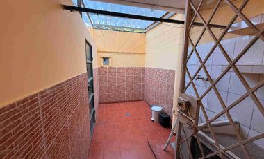 Vendo una Casa en la Urb. Álamos en Conjunto Santa FE