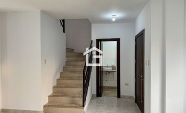 Casa en Venta o Alquiler en Urbanización Celessia, Modelo Aqua, Machala