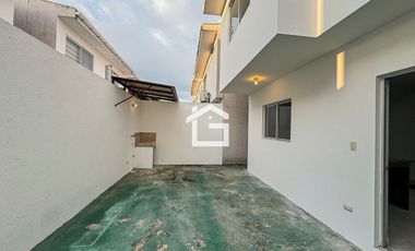 Casa en Venta o Alquiler en Urbanización Celessia, Modelo Aqua, Machala