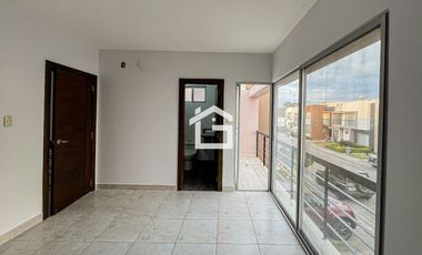 Casa en Venta o Alquiler en Urbanización Celessia, Modelo Aqua, Machala