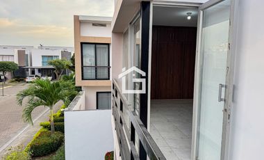 Casa en Venta o Alquiler en Urbanización Celessia, Modelo Aqua, Machala