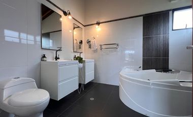 Casa Amoblada en Arriendo en Escobero Envigado Antioquia