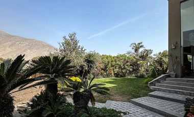 Linda Casa con Piscina propia, en el exclusivo Condominio Bosques de La Planicie.