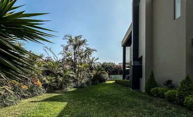 Linda Casa con Piscina propia, en el exclusivo Condominio Bosques de La Planicie.