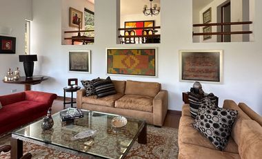 Linda Casa con Piscina propia, en el exclusivo Condominio Bosques de La Planicie.