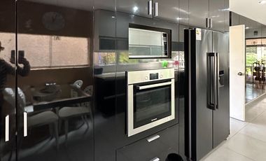 Linda Casa con Piscina propia, en el exclusivo Condominio Bosques de La Planicie.