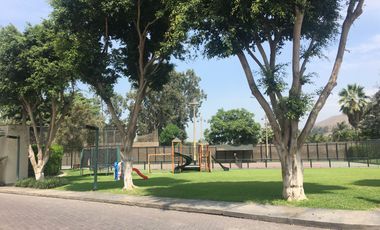 Linda Casa con Piscina propia, en el exclusivo Condominio Bosques de La Planicie.