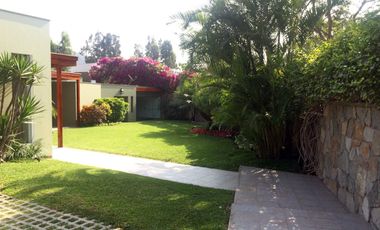 Casa de Una Planta, Super Iluminada, Exclusivo Condominio Lo Bosques de La Planicie.