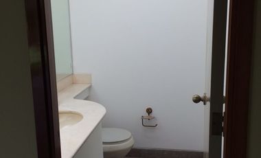 Casa de Una Planta, Super Iluminada, Exclusivo Condominio Lo Bosques de La Planicie.