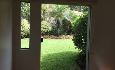 Casa de Una Planta, Super Iluminada, Exclusivo Condominio Lo Bosques de La Planicie.