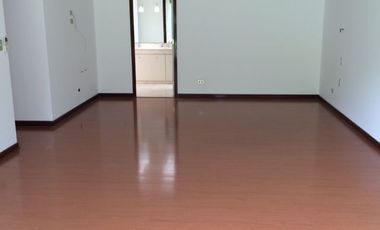 Casa de Una Planta, Super Iluminada, Exclusivo Condominio Lo Bosques de La Planicie.