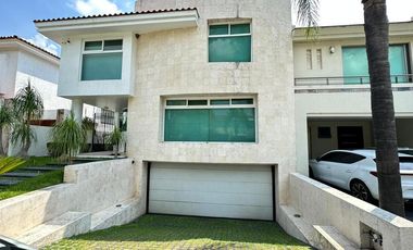 CASA EN RENTA VALLLE REAL