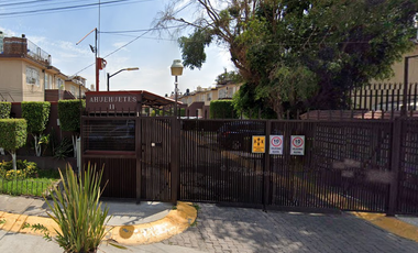 Casa Venta Remate Bancario Ahuehuetes, U.H. Valle del Tenayo, 54147 Tlalnepantla