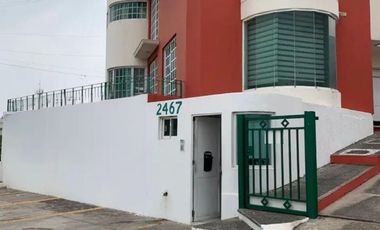 VENDO CASA FRENTE AL MAR CON VIGILANCIA Y ALBERCA