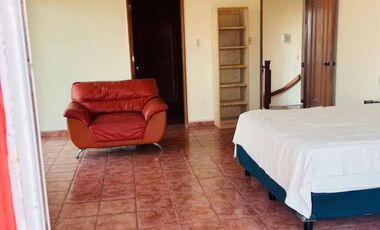 VENDO CASA FRENTE AL MAR CON VIGILANCIA Y ALBERCA