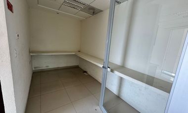 RENTO OFICINA CERCA DE PLAZA AMERICAS