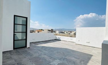 Casa en venta nueva en Pahcua 3 habitaciones, estudio y roof garden. Monterreal