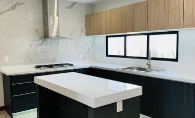 Casa en venta nueva en Pahcua 3 habitaciones, estudio y roof garden. Monterreal