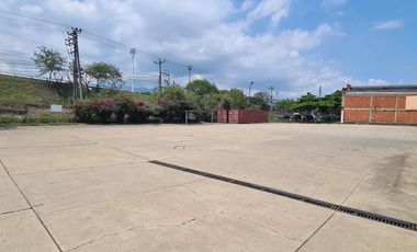 ALQUILO LOTE 2200 M2 ARROYOHONDO YUMBO VITRINA CORPORATIVA