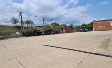 ALQUILO LOTE 2200 M2 ARROYOHONDO YUMBO VITRINA CORPORATIVA