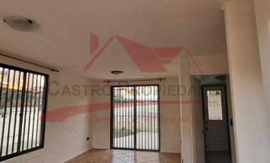 Hermosa Casa de Dos Pisos, 3 Dormitorios, 3 Baños, Villa el Sendero, Comuna de Quilicura.