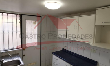 Hermosa Casa de Dos Pisos, 3 Dormitorios, 3 Baños, Villa el Sendero, Comuna de Quilicura.