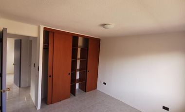 Hermosa Casa de Dos Pisos, 3 Dormitorios, 3 Baños, Villa el Sendero, Comuna de Quilicura.