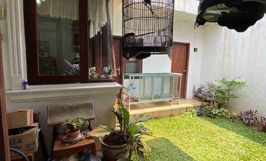 dijual rumah luas terawat