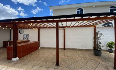 LINDA CASA DE ARRIENDO EN MIRAVALLE CUMBAYÁ!! VISTA!!