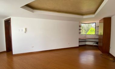 LINDA CASA DE ARRIENDO EN MIRAVALLE CUMBAYÁ!! VISTA!!