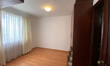 LINDA CASA DE ARRIENDO EN MIRAVALLE CUMBAYÁ!! VISTA!!