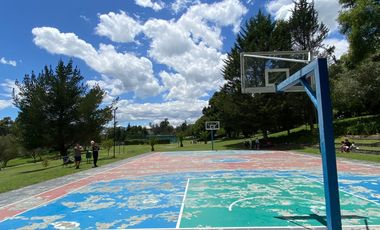 LINDA CASA DE ARRIENDO EN MIRAVALLE CUMBAYÁ!! VISTA!!