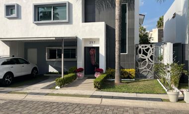 CASA EN VENTA JARDIN REAL ,EXCELENTE OPORTUNIDAD  EN UNA DE LAS ZONAS DE MAYOR PLISVALIA