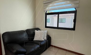 Casa en venta dentro de coto exclusivo en Ciudad Granja, Zapopan
