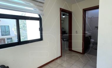 Casa en venta dentro de coto exclusivo en Ciudad Granja, Zapopan
