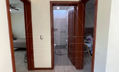 Casa en venta dentro de coto exclusivo en Ciudad Granja, Zapopan