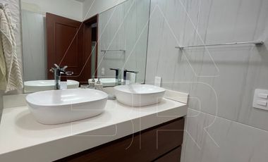 Casa en venta dentro de coto exclusivo en Ciudad Granja, Zapopan