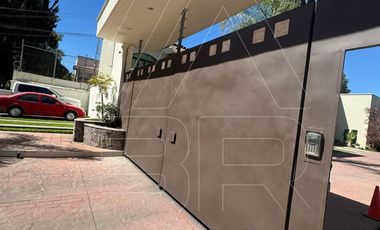 Casa en venta dentro de coto exclusivo en Ciudad Granja, Zapopan